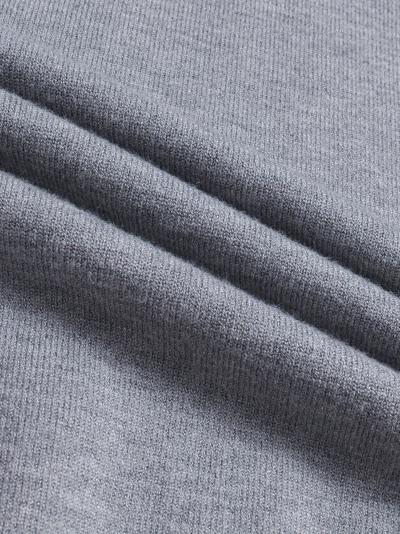 Striktrøje Herre – Pullover med høj hals og klassisk design til hverdag, arbejde og lag-på-lag i Sort og Hvid – Everett