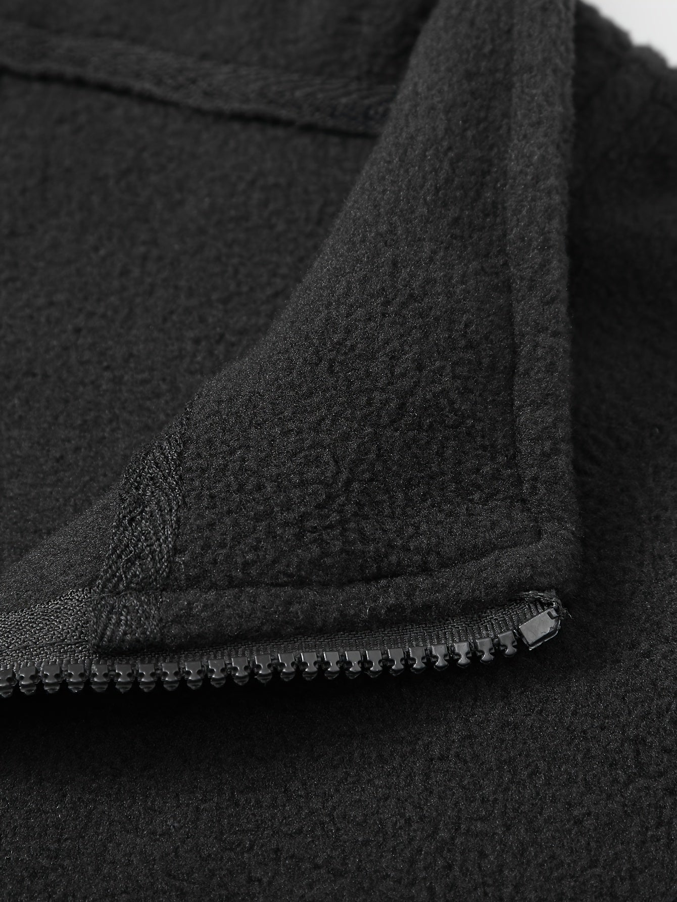Striktrøje Herre – Pullover med half-zip lynlås og ståkrave til hverdag, arbejde og lag-på-lag i Olivengrøn Drab og Sort – Grayson