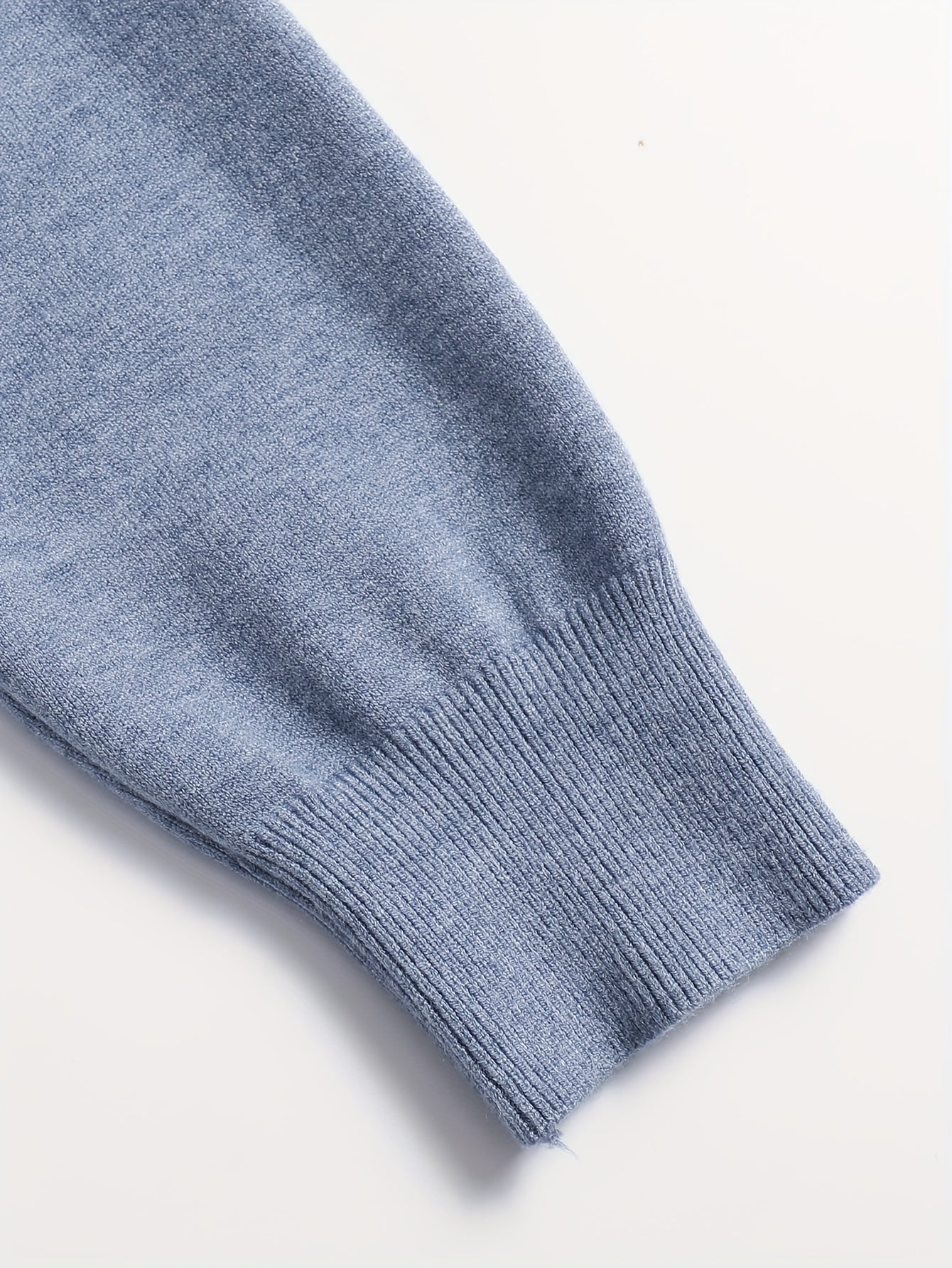 Striktrøje Herre – Pullover med høj hals og klassisk design til hverdag, arbejde og lag-på-lag i Sort og Hvid – Everett