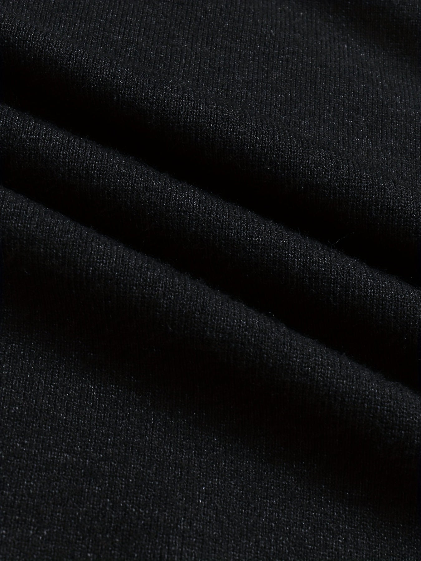 Striktrøje Herre – Pullover med høj hals og klassisk design til hverdag, arbejde og lag-på-lag i Sort og Hvid – Everett