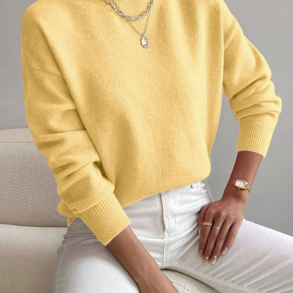 Striktrøje Dame – Pullover med høj hals og klassisk design til hverdag, arbejde og lag-på-lag i Sort og Abrikos – Lorelei