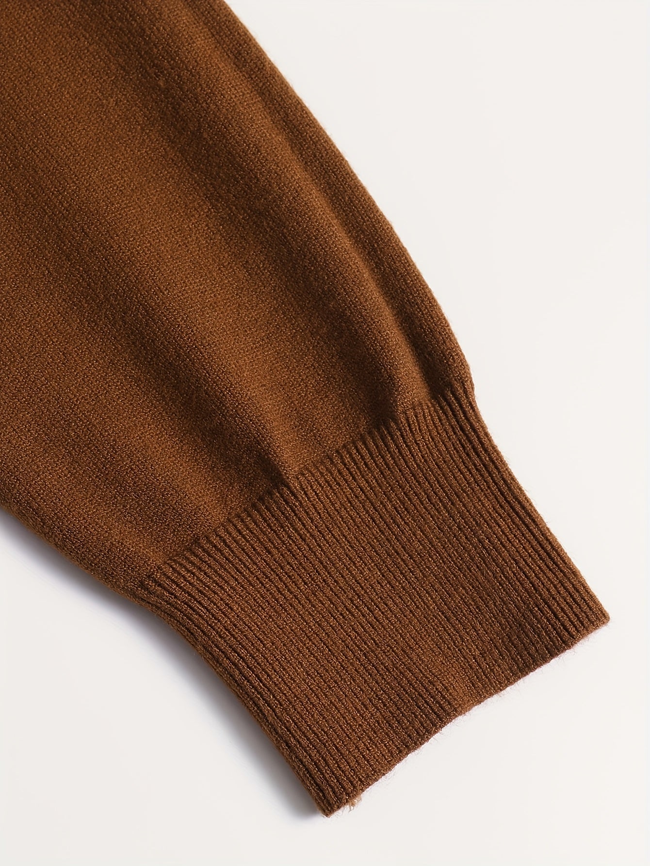 Striktrøje Herre – Pullover med høj hals og klassisk design til hverdag, arbejde og lag-på-lag i Sort og Hvid – Everett