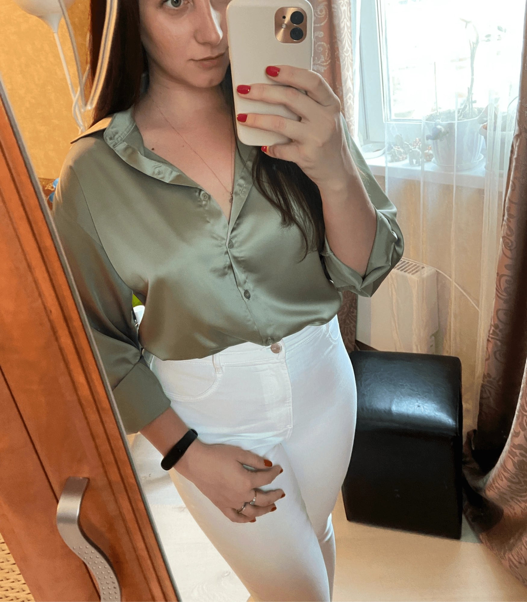 Hvid Satin Bluse Dame – Oversized Skjortebluse med Knapper