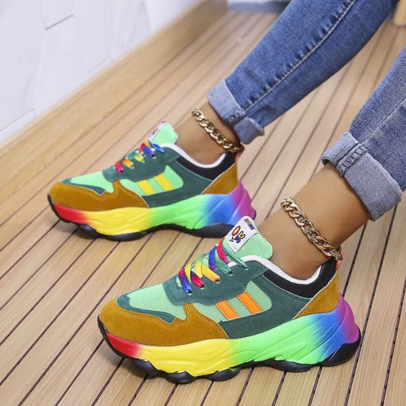 Farverige platform sneakers til dame med regnbuedetaljer