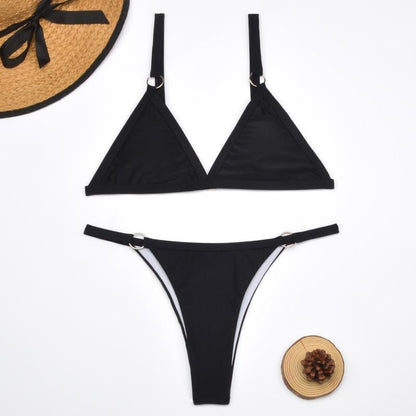 Trekant Bikini Sæt Dame – Bikini med Guldringe og Brasiliansk Snit – Hvid