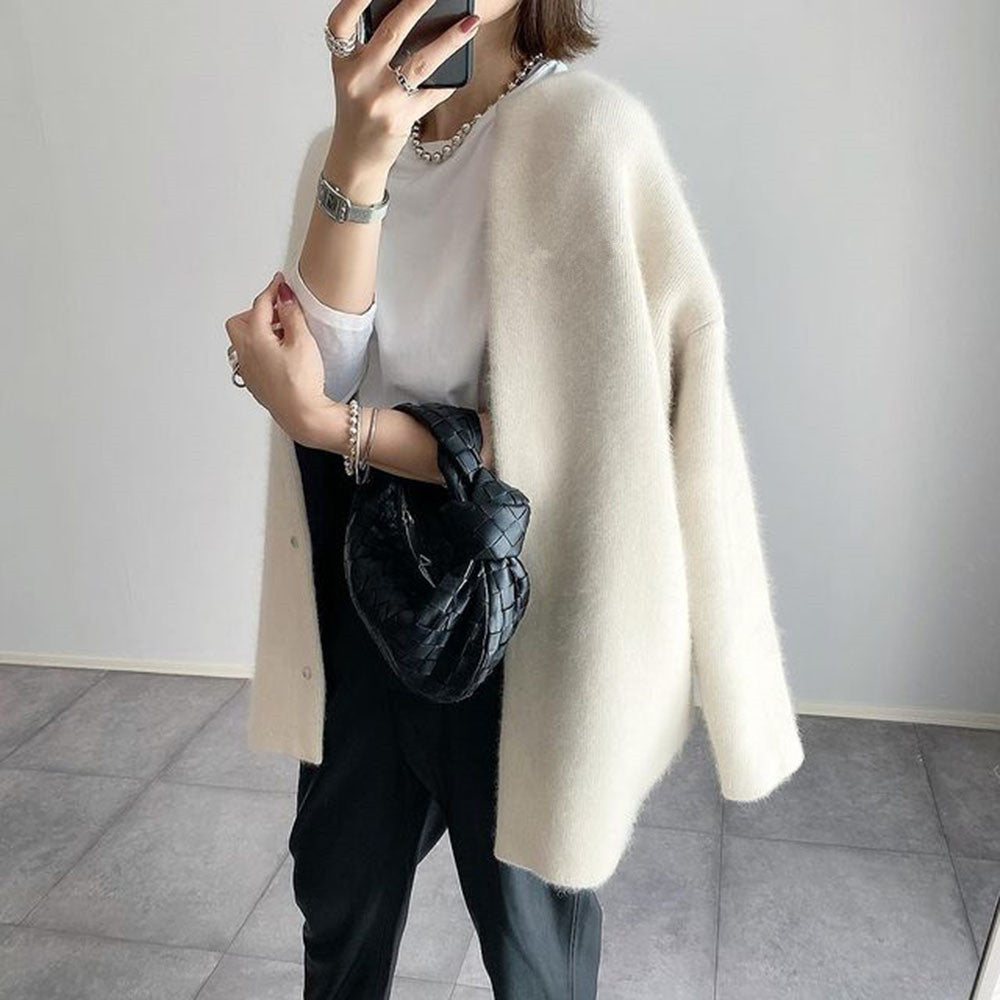 Cardigan Dame – Strikcardigan med klassisk design til hverdag, arbejde og lag-på-lag i Khaki Brun og Sort – Chloe™ Elegant