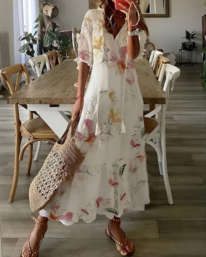 Broderet blomstret hørskjorte til dame med knapper