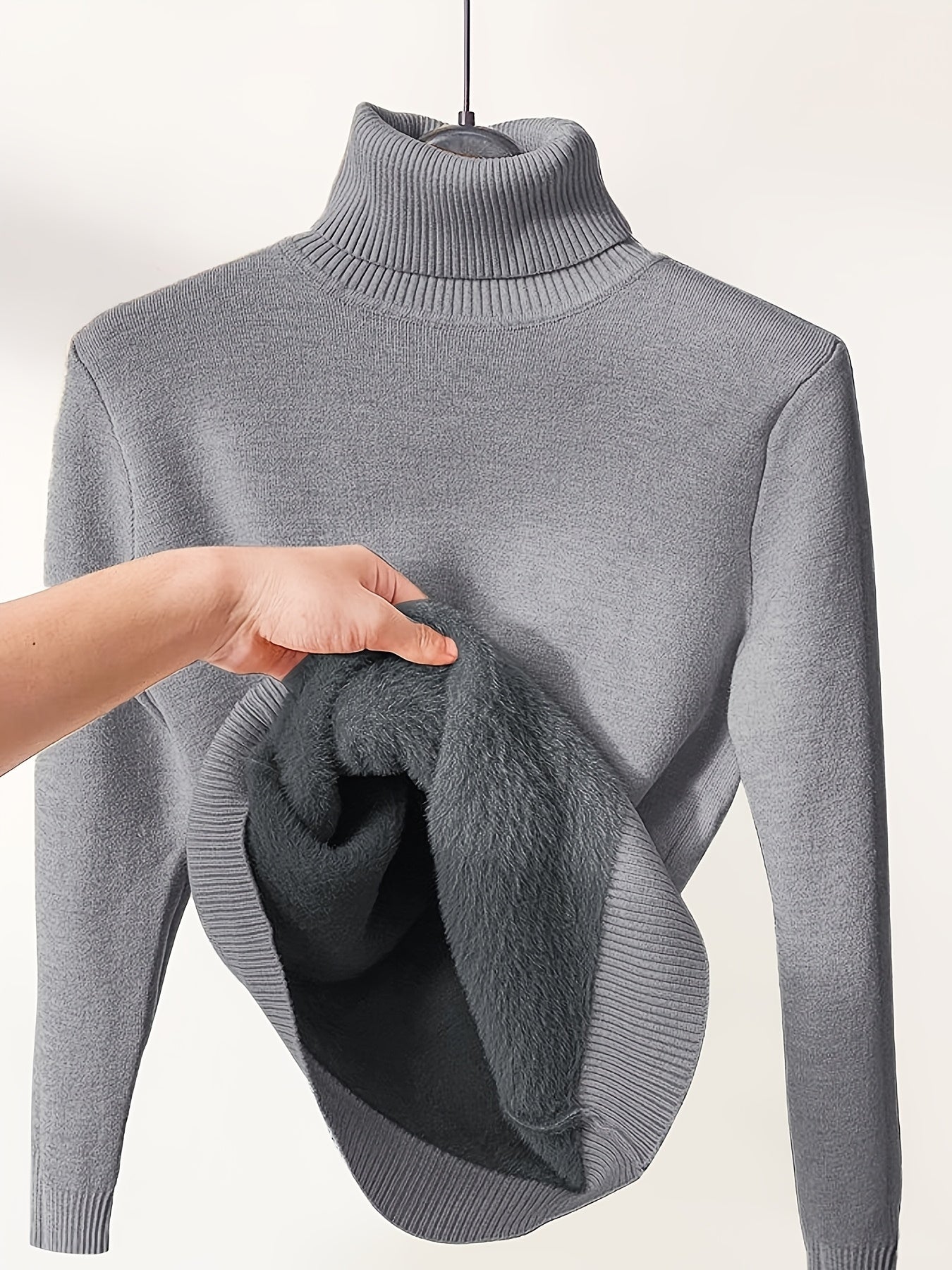 Striktrøje Dame – Pullover med høj hals til hverdag, arbejde og lag-på-lag i Mørkebrun og Sort – Selena