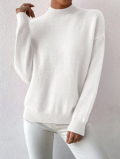 Striktrøje Dame – Pullover med høj hals og klassisk design til hverdag, arbejde og lag-på-lag i Sort og Abrikos – Lorelei