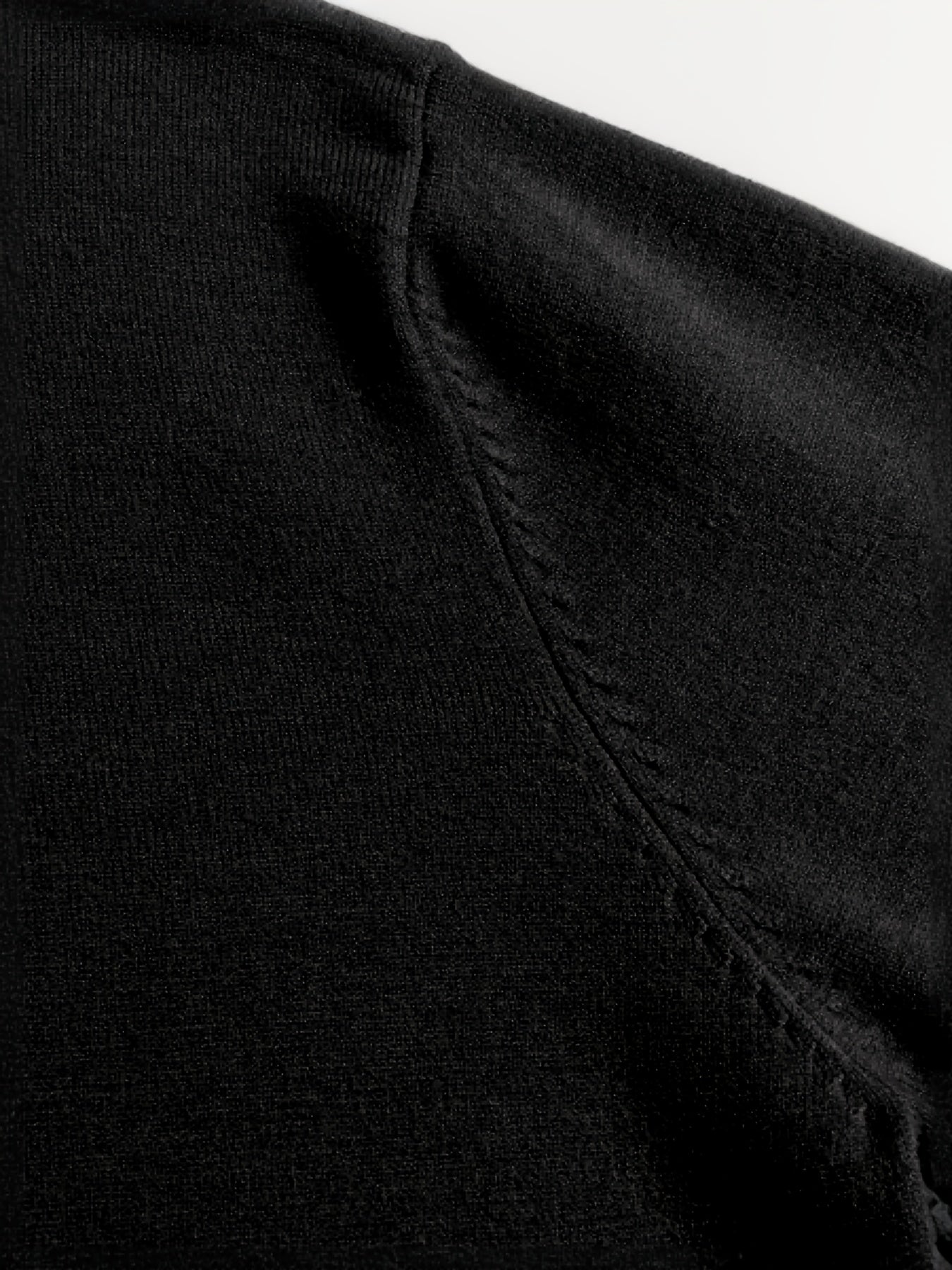 Striktrøje Herre – Pullover med høj hals og klassisk design til hverdag, arbejde og lag-på-lag i Sort og Hvid – Everett