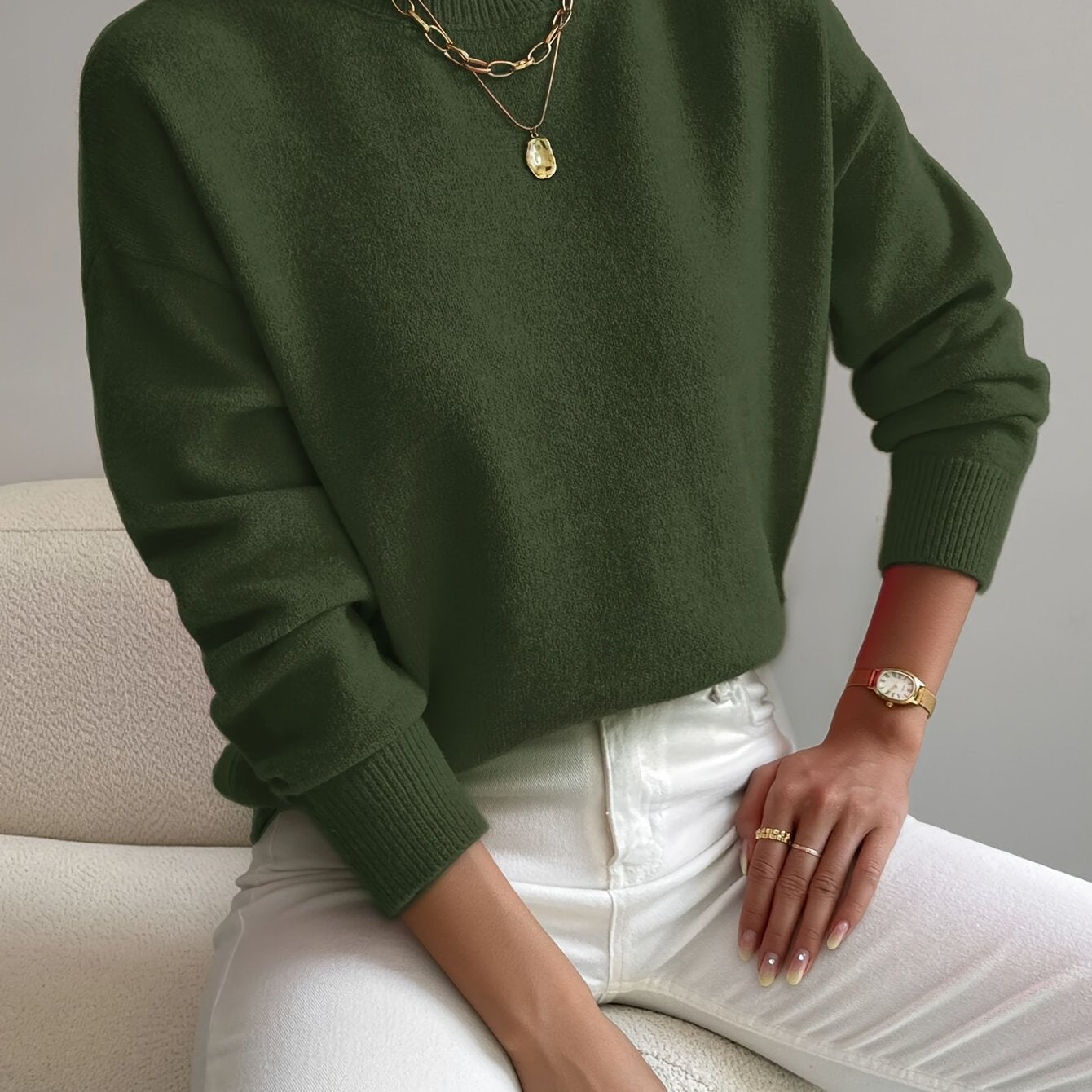 Striktrøje Dame – Pullover med høj hals og klassisk design til hverdag, arbejde og lag-på-lag i Sort og Abrikos – Lorelei