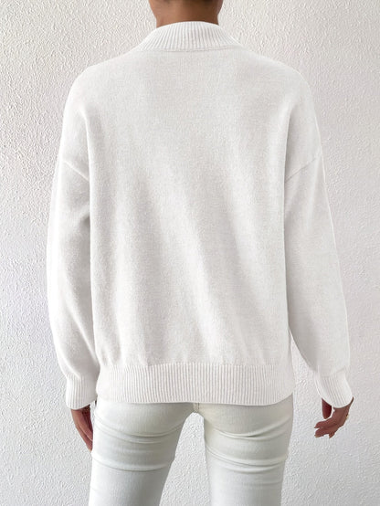 Striktrøje Dame – Pullover med høj hals og klassisk design til hverdag, arbejde og lag-på-lag i Sort og Abrikos – Lorelei