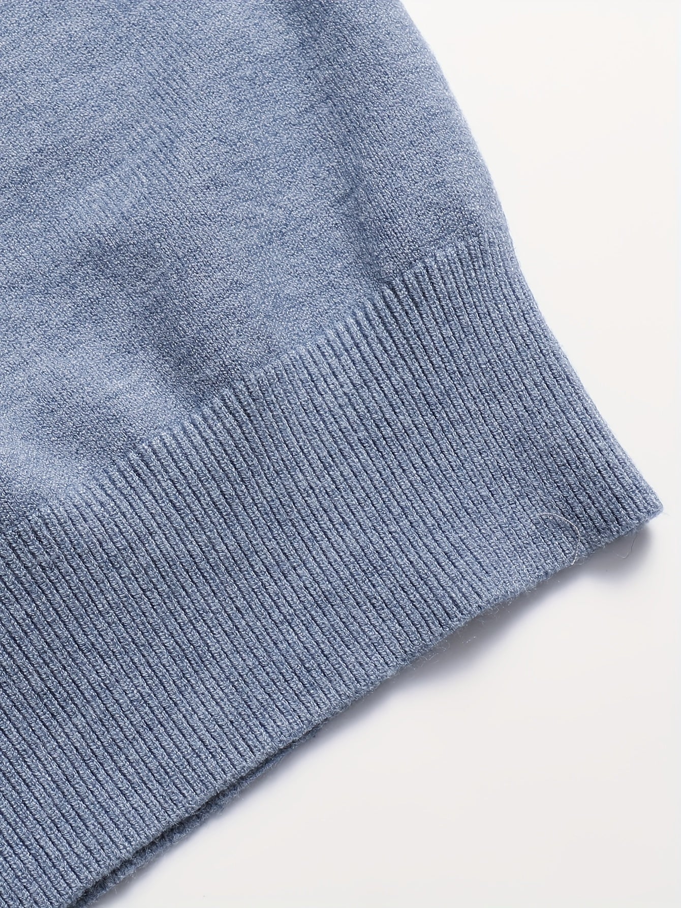 Striktrøje Herre – Pullover med høj hals og klassisk design til hverdag, arbejde og lag-på-lag i Sort og Hvid – Everett