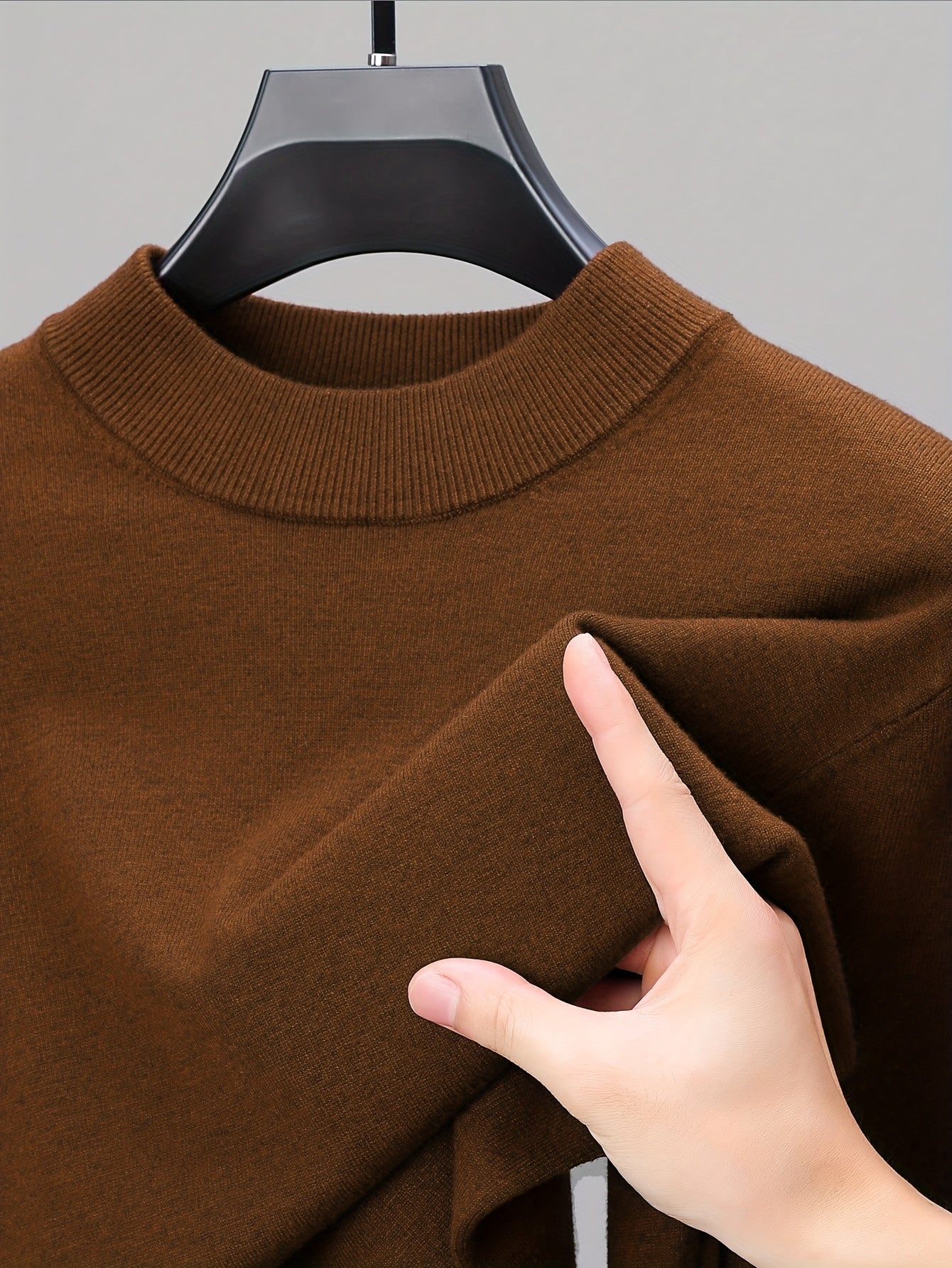 Striktrøje Herre – Pullover med høj hals og klassisk design til hverdag, arbejde og lag-på-lag i Sort og Hvid – Everett