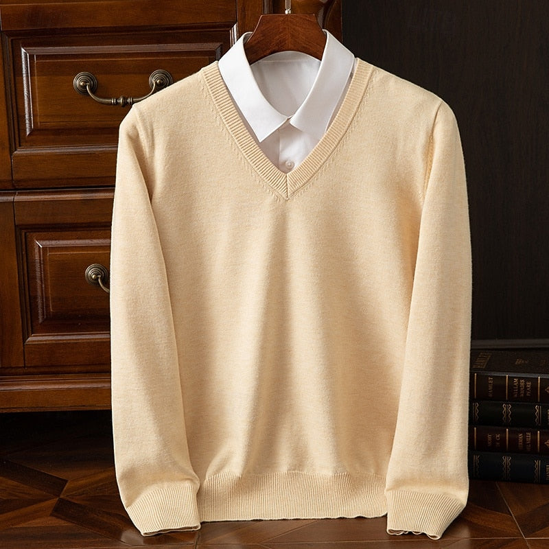 Striktrøje Herre – Pullover med V-hals og klassisk design til hverdag, arbejde og lag-på-lag i Pink og Camel – Clayton