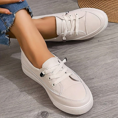 Sneakers Dame – Hverdagssko med snørebånd til hverdag, arbejde og rejse i Hvid og Beige – Low Top