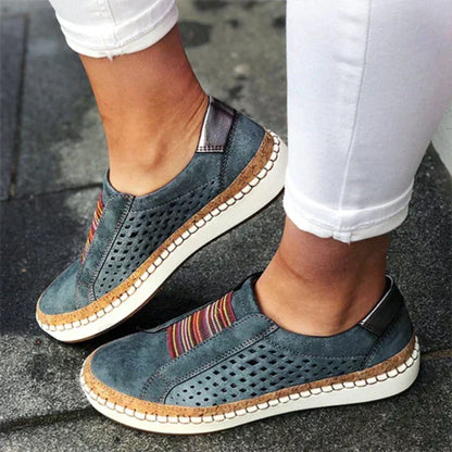 Sneakers Dame – Hverdagssko med slip-on design og perforeret overdel til hverdag, arbejde og rejse
