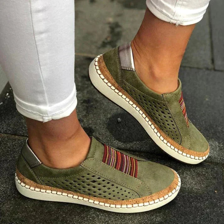 Sneakers Dame – Hverdagssko med slip-on design og perforeret overdel til hverdag, arbejde og rejse